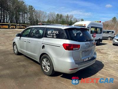 Trzecie zdjęcie samochodu z tyłu: 2018 KIA SEDONA L VIN:KNDMA5C1XJ6403384 - miniatura