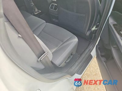 Zdjęcie 11 z 13 samochodu: 2017 KIA SORENTO LX V6 VIN:5XYPG4A50HG318847 - miniatura