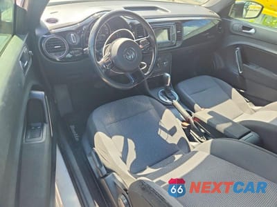 Zdjęcie 8 z 12 samochodu: 2017 VOLKSWAGEN BEETLE 1.8T VIN:3VWF17AT1HM616708 - miniatura