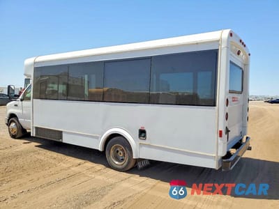 Trzecie zdjęcie samochodu z tyłu: 2009 FORD E450 SHUTTLE BUS VIN:1FDFE45P89DA90086 - miniatura