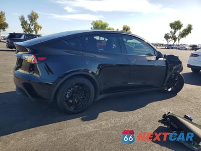 Trzecie zdjęcie samochodu z tyłu: 2021 TESLA MODEL Y VIN:5YJYGDEEXMF272637 - miniatura