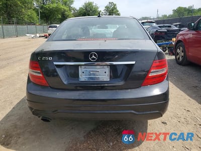 Zdjęcie 6 z 12 samochodu: 2012 MERCEDES-BENZ C 250 VIN:WDDGF4HBXCA622829 - miniatura
