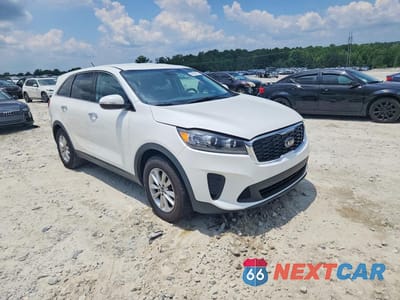Czwarte zdjęcie samochodu z boku: 2020 KIA SORENTO S VIN:5XYPG4A53LG613255 - miniatura