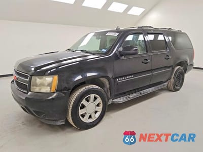 2007 CHEVROLET SUBURBAN C1500 1GNFC16037R216971 - główne zdjęcie licytacji z USA - miniatura