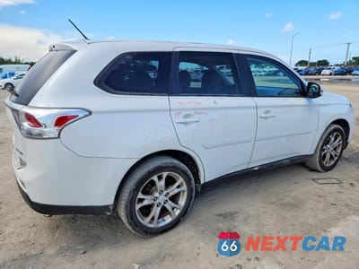 Trzecie zdjęcie samochodu z tyłu: 2014 MITSUBISHI OUTLANDER SE VIN:JA4AD3A33EZ015852 - miniatura