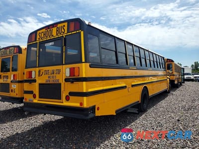 Czwarte zdjęcie samochodu z boku: 2019 FREIGHTLINER CHASSIS B2B VIN:4UZABRFC8KCKL4842 - miniatura