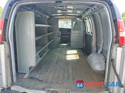 Zdjęcie 10 z 14 samochodu: 2015 GMC SAVANA G2500 VIN:1GTW7FCG6F1273951 - miniatura