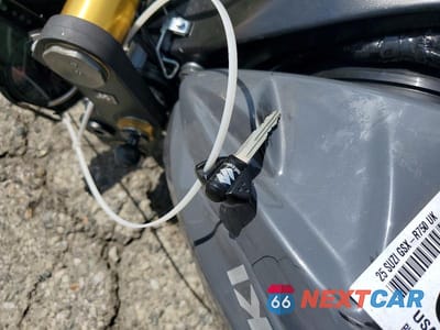Zdjęcie 8 z 10 samochodu: 2025 SUZUKI GSX-R750 VIN:JS1GR7MA2S7100265 - miniatura