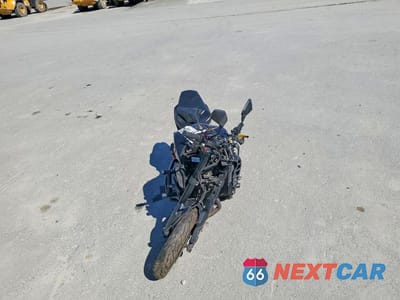 Piąte zdjęcie samochodu w środku: 2019 YAMAHA MT09 VIN:JYARN53E8KA006215 - miniatura