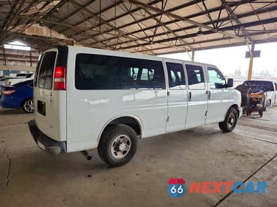Trzecie zdjęcie samochodu z tyłu: 2015 CHEVROLET EXPRESS G3500 LT VIN:1GAZG1FG1F1164513 - miniatura