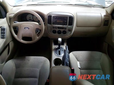Zdjęcie 8 z 12 samochodu: 2005 FORD ESCAPE XLT VIN:1FMYU03135KA65380 - miniatura
