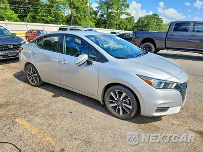Czwarte zdjęcie samochodu z boku: 2020 NISSAN VERSA SV VIN:3N1CN8EV6LL901160 - miniatura