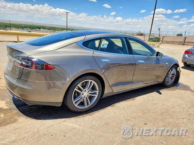 Trzecie zdjęcie samochodu z tyłu: 2015 TESLA MODEL S 70D VIN:5YJSA1S28FF091930 - miniatura