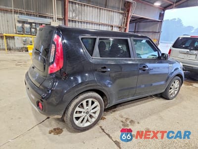 Trzecie zdjęcie samochodu z tyłu: 2018 KIA SOUL + VIN:KNDJP3A55J7602994 - miniatura
