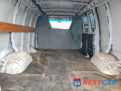 Zdjęcie 10 z 13 samochodu: 2001 CHEVROLET EXPRESS DELIVERY VAN VIN:1GCFG25W811164672 - miniatura