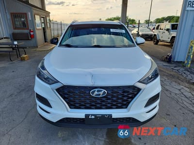 Piąte zdjęcie samochodu w środku: 2019 HYUNDAI TUCSON VALUE VIN:KM8J3CA47KU896206 - miniatura
