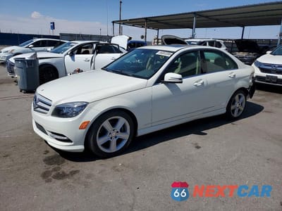 2011 MERCEDES-BENZ C 300 WDDGF5EB7BA526617 - główne zdjęcie licytacji z USA - miniatura