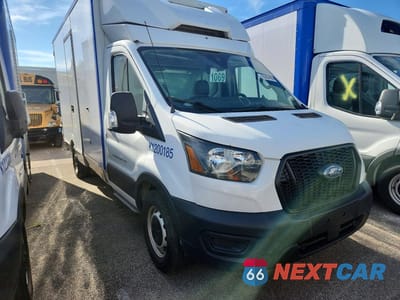 Czwarte zdjęcie samochodu z boku: 2020 FORD TRANSIT DELIVERY TRUCK VIN:1FDBW5Z82LKB30329 - miniatura