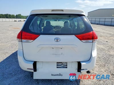 Zdjęcie 6 z 13 samochodu: 2014 TOYOTA SIENNA L 7-PASSENGER VIN:5TDZK3DC3ES450849 - miniatura