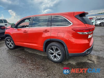 Drugie zdjęcie samochodu z przodu: 2017 TOYOTA HIGHLANDER LE VIN:5TDBZRFH7HS374355 - miniatura