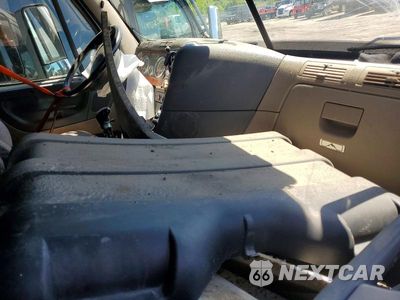 Zdjęcie 9 z 10 samochodu: 2016 FREIGHTLINER CASCADIA 125