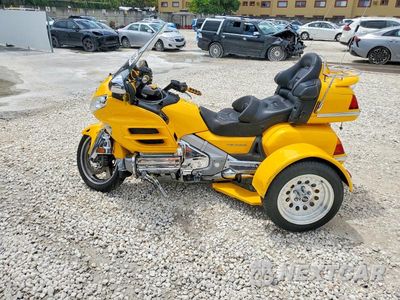Trzecie zdjęcie samochodu z tyłu: 2005 HONDA GL1800 VIN:1HFSC47055A403329 - miniatura