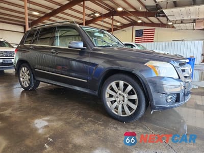 Czwarte zdjęcie samochodu z boku: 2011 MERCEDES-BENZ GLK 350 4MATIC VIN:WDCGG8HBXBF577255 - miniatura