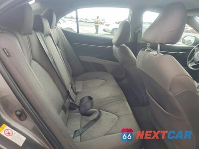 Zdjęcie 10 z 12 samochodu: 2018 TOYOTA CAMRY LE VIN:4T1B11HK4JU141399 - miniatura