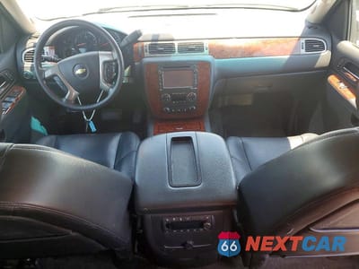 Zdjęcie 8 z 13 samochodu: 2013 CHEVROLET SUBURBAN K1500 LTZ VIN:1GNSKKE79DR214451 - miniatura
