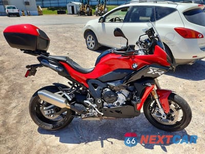 2022 BMW S 1000 XR WB10E4302N6F15302 - główne zdjęcie licytacji z USA - miniatura