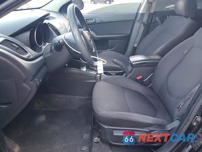 Zdjęcie 7 z 12 samochodu: 2012 KIA FORTE EX VIN:KNAFU4A20C5629574 - miniatura