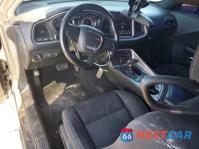 Zdjęcie 8 z 12 samochodu: 2019 DODGE CHALLENGER SXT VIN:2C3CDZAG4KH656285 - miniatura