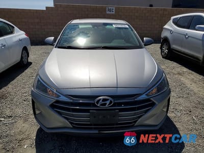 Piąte zdjęcie samochodu w środku: 2020 HYUNDAI ELANTRA VALUE EDITION VIN:5NPD84LF1LH585955 - miniatura