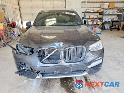 Piąte zdjęcie samochodu w środku: 2019 BMW X3 SDRIVE30I VIN:5UXTR7C52KLE93556 - miniatura