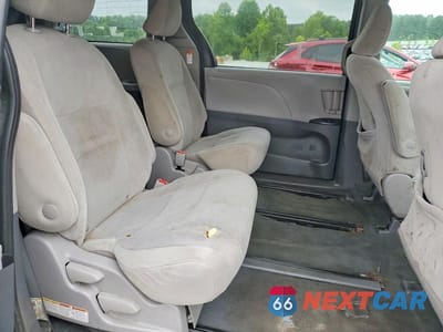 Zdjęcie 11 z 13 samochodu: 2020 TOYOTA SIENNA L VIN:5TDZZ3DC5LS086605 - miniatura