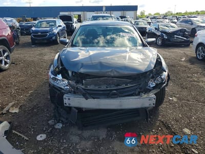Piąte zdjęcie samochodu w środku: 2017 NISSAN ALTIMA 2.5 SV VIN:1N4AL3AP8HC275981 - miniatura