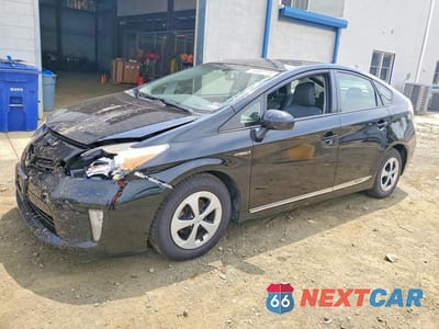 2015 TOYOTA PRIUS FOUR JTDKN3DU3F1908664 - główne zdjęcie licytacji z USA - miniatura