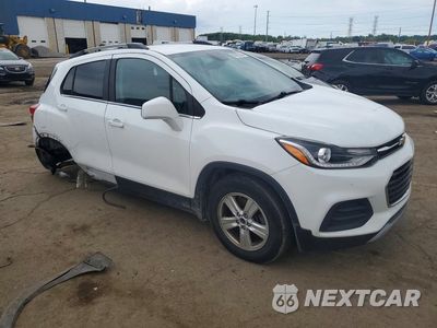 Czwarte zdjęcie samochodu z boku: 2020 CHEVROLET TRAX 1LT VIN:KL7CJPSB5LB313262 - miniatura