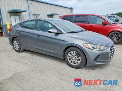 Czwarte zdjęcie samochodu z boku: 2018 HYUNDAI ELANTRA SE VIN:KMHD74LF1JU449598 - miniatura