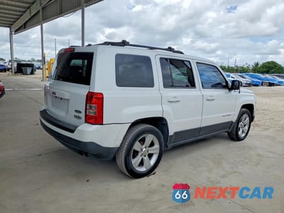 Trzecie zdjęcie samochodu z tyłu: 2014 JEEP PATRIOT LATITUDE VIN:1C4NJPFB4ED502918 - miniatura