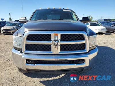 Piąte zdjęcie samochodu w środku: 2017 RAM 3500 ST VIN:3C63R3CL7HG550109 - miniatura