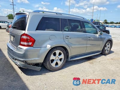 Trzecie zdjęcie samochodu z tyłu: 2010 MERCEDES-BENZ GL 450 4MATIC VIN:4JGBF7BE4AA546073 - miniatura