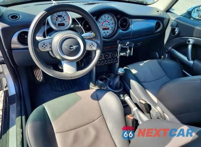 Zdjęcie 8 z 12 samochodu: 2006 MINI COOPER S VIN:WMWRE33526TL24895 - miniatura
