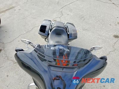 Piąte zdjęcie samochodu w środku: 2023 HARLEY-DAVIDSON FLHX VIN:1HD1KBC26PB619268 - miniatura