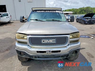 Piąte zdjęcie samochodu w środku: 2007 GMC NEW SIERRA C1500 CLASSIC VIN:2GTEC13VX71178538 - miniatura