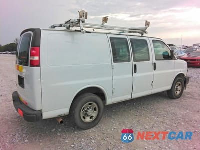 Trzecie zdjęcie samochodu z tyłu: 2018 CHEVROLET EXPRESS G2500 VIN:1GCWGAFP2J1183185 - miniatura