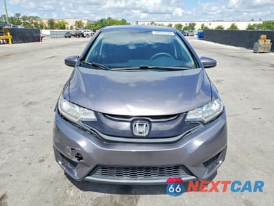 Piąte zdjęcie samochodu w środku: 2015 HONDA FIT LX VIN:3HGGK5H57FM759127 - miniatura