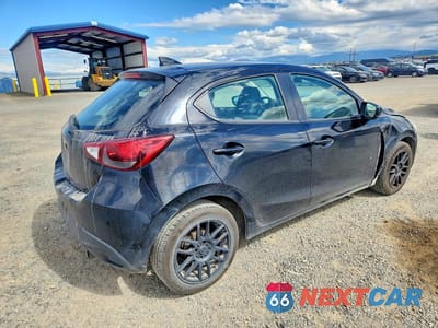 Trzecie zdjęcie samochodu z tyłu: 2020 TOYOTA YARIS HATCHBACK LE VIN:3MYDLBJV1LY707151 - miniatura