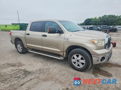 Czwarte zdjęcie samochodu z boku: 2008 TOYOTA TUNDRA SR5 VIN:5TFEV54128X035147 - miniatura