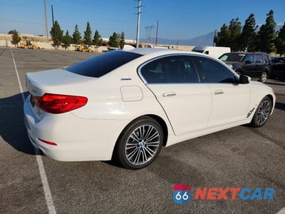 Trzecie zdjęcie samochodu z tyłu: 2018 BMW 530E VIN:WBAJA9C57JB034260 - miniatura